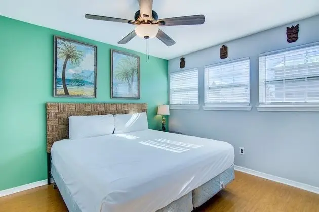 Ev (3 C, Three Bedroom Townhome)