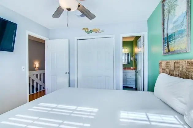 Ev (3 C, Three Bedroom Townhome)