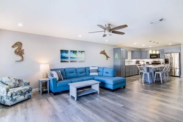 Ev (3 C, Three Bedroom Townhome)