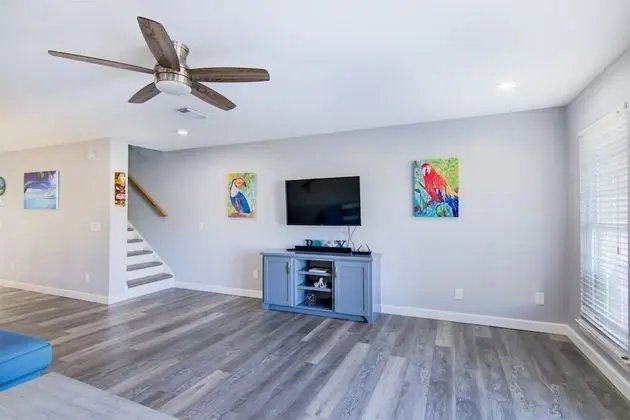 Ev (3 C, Three Bedroom Townhome)
