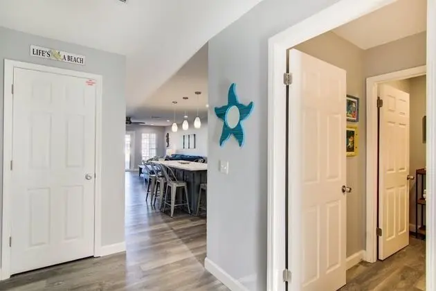 Ev (3 C, Three Bedroom Townhome)
