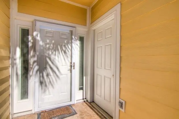Ev (3 C, Three Bedroom Townhome)