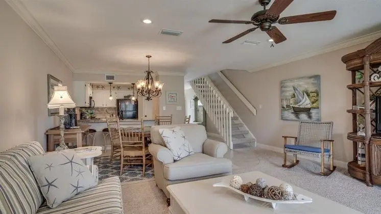 Ev (4 C, Two Bedroom Townhome)