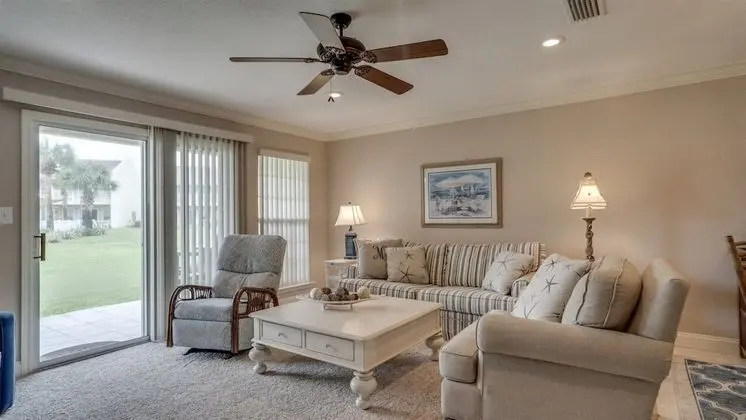 Ev (4 C, Two Bedroom Townhome)