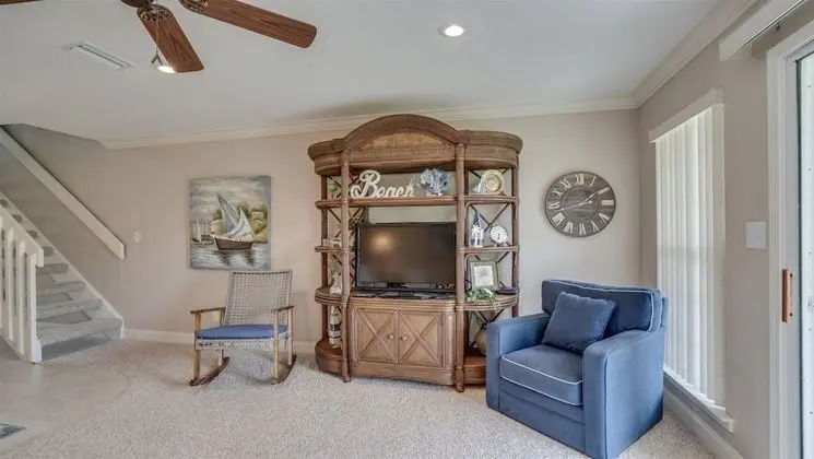 Ev (4 C, Two Bedroom Townhome)