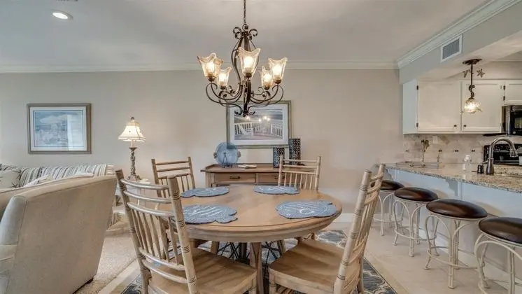 Ev (4 C, Two Bedroom Townhome)