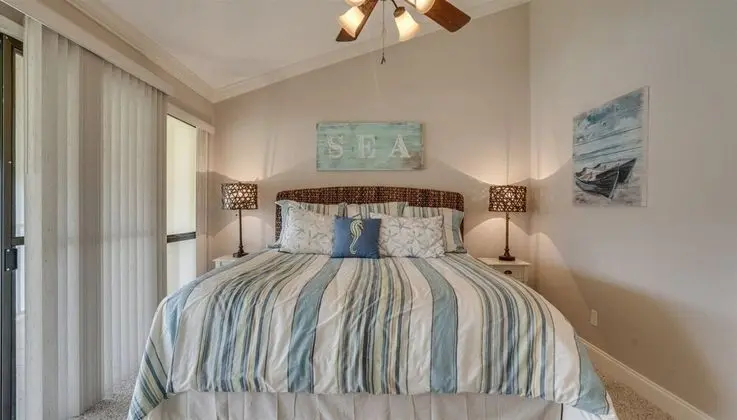 Ev (4 C, Two Bedroom Townhome)