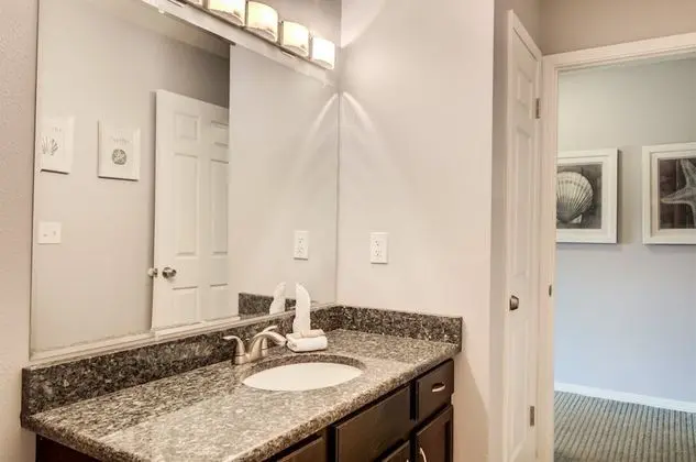 Daire (7 E Two Bedroom Condo)