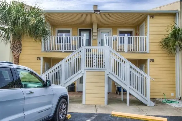 Daire (7 E Two Bedroom Condo)