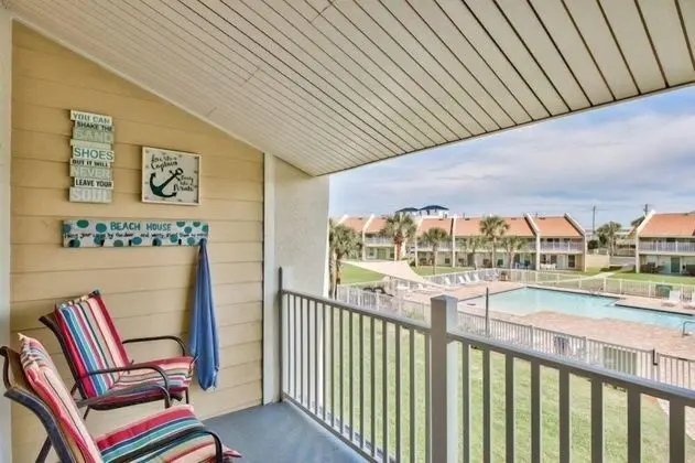 Daire (8 H Two Bedroom Condo)