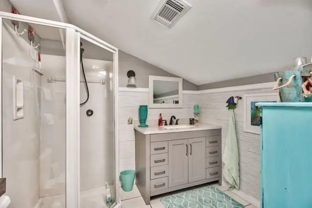 Daire (8 H Two Bedroom Condo)