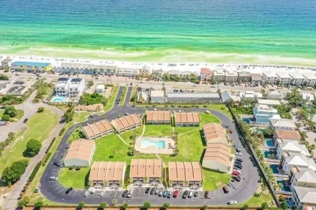 Daire (8 H Two Bedroom Condo)