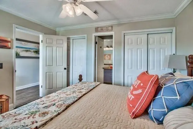 Daire (8 H Two Bedroom Condo)