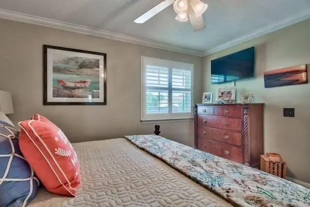 Daire (8 H Two Bedroom Condo)