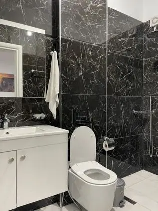 Tek Büyük Yataklı Oda, Balkon