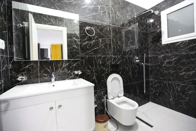 Tek Büyük Yataklı Oda, Balkon