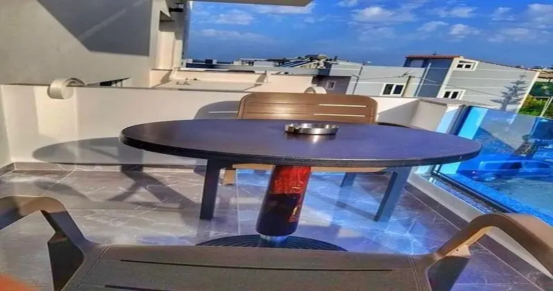 Tek Büyük Yataklı Oda, Balkon
