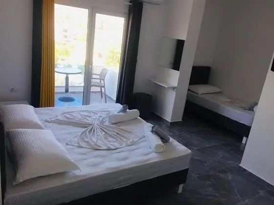 Üç Kişilik Oda, Balkon