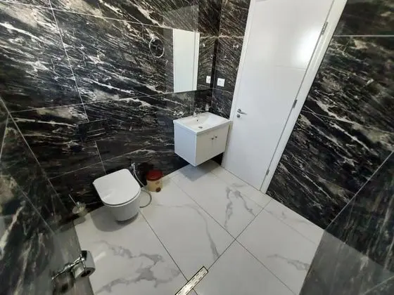 Üç Kişilik Oda, Balkon