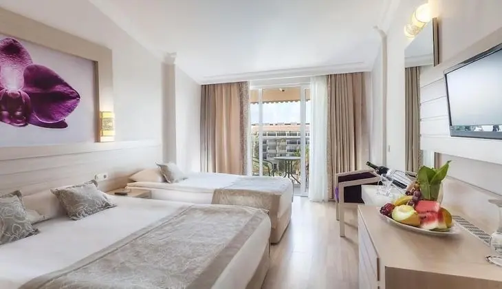 Comfort Oda, Havuz Manzaralı