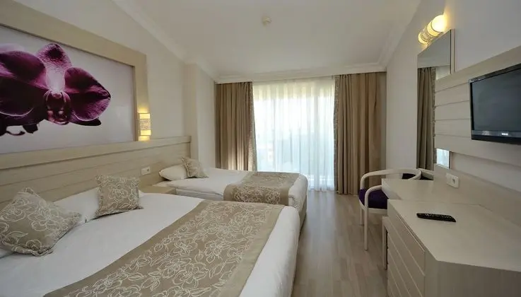 Standard Oda, Sigara İçilmez, Havuz Manzaralı