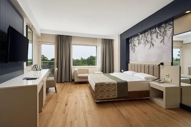 https://images.etstur.com/files/images/hotelImages/TR/51785/l/Sea-World-Resort---Spa-Oda-393805.jpg