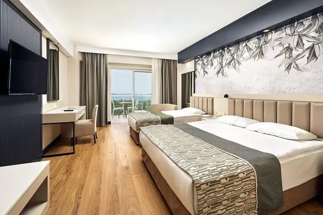https://images.etstur.com/files/images/hotelImages/TR/51785/l/Sea-World-Resort---Spa-Oda-393819.jpg