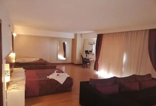 Deniz Manzaralı 1 Çift Kişilik Yatak