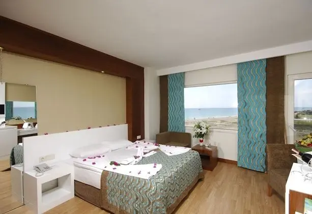 Kara Manzaralı Aile Odası