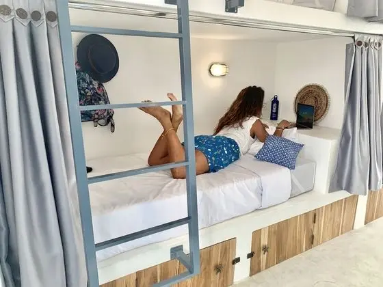 Ortak Ranzalı Oda, Karma Ranzalı Oda