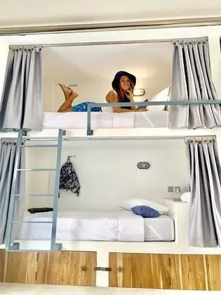 Ortak Ranzalı Oda, Sadece kadınlar için