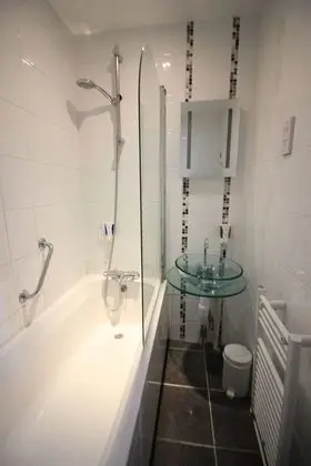 Basic Büyük Yataklı Tek Kişilik Oda, 1 Çift Kişilik Yatak