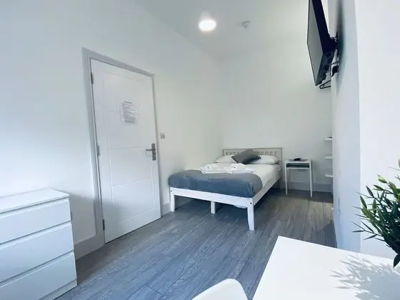 Comfort Tek Büyük Yataklı Oda