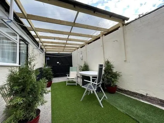 Apart Daire, Banyolu/Duşlu, Avlu Manzaralı (1B)