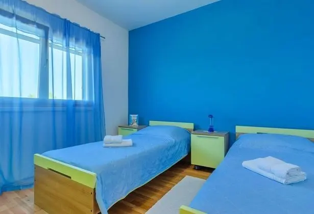 Ev (Three Bedroom Holiday Home with Sea V)