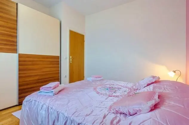 Ev (Three Bedroom Holiday Home with Sea V)