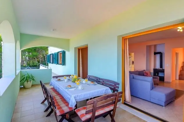 Ev (Three Bedroom Holiday Home with Sea V)