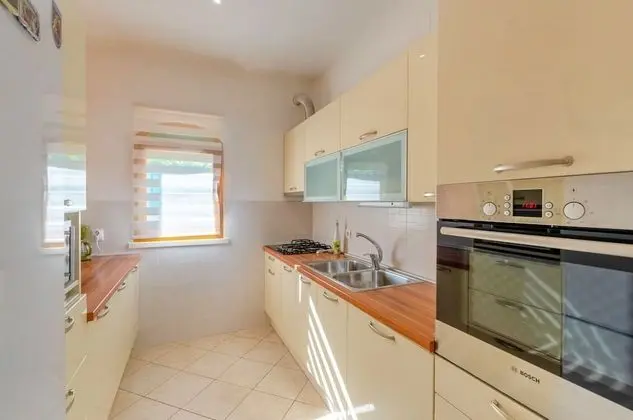 Ev (Three Bedroom Holiday Home with Sea V)