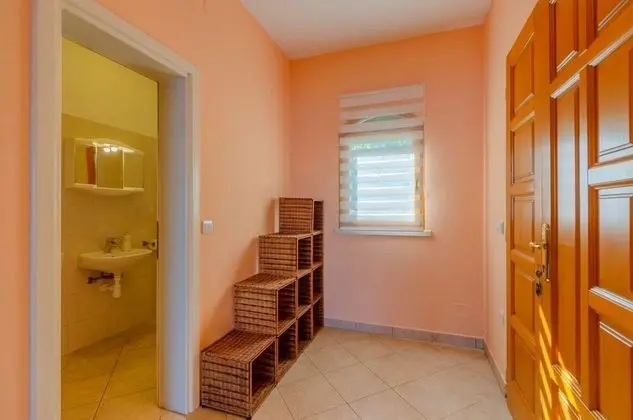 Ev (Three Bedroom Holiday Home with Sea V)