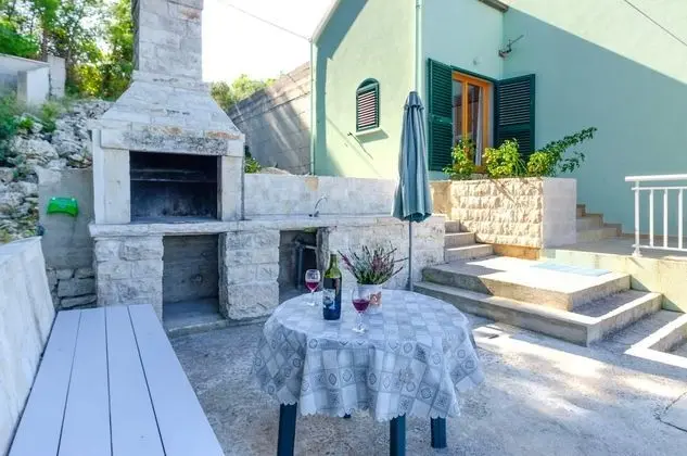 Ev (Three Bedroom Holiday Home with Sea V)