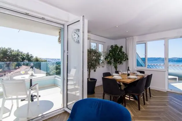 Deluxe Apart Daire, Deniz Manzaralı