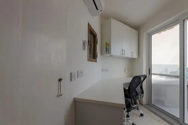 Ev