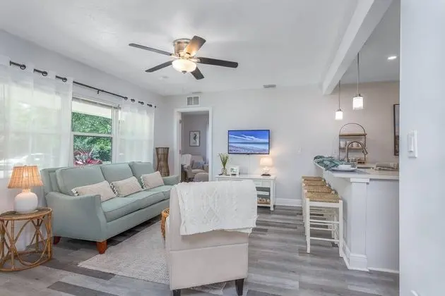 Ev (Seagrass Cottage)