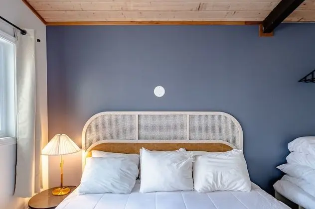 Deluxe Cottage w/Hot Tub, Kitchenette