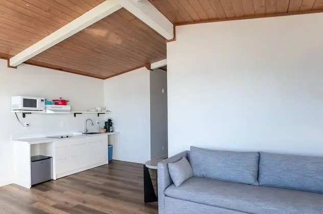 Deluxe Cottage w/Hot Tub, Kitchenette