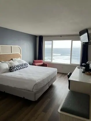 Deluxe King Room with Ocean View
