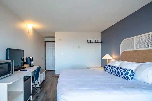 Deluxe King Room with Ocean View