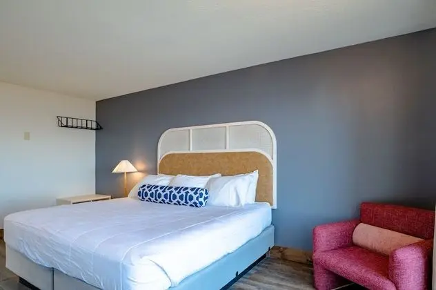 Deluxe King Room with Ocean View
