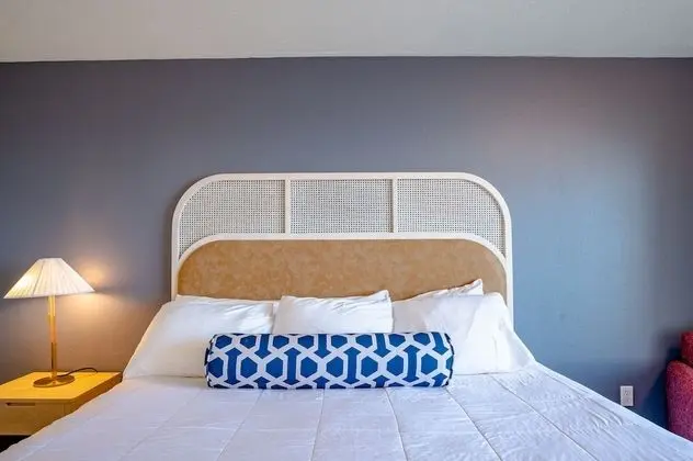 Deluxe King Room with Ocean View