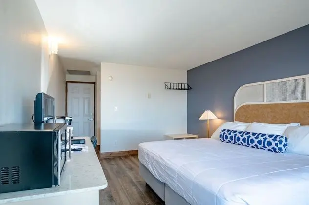 Deluxe King Room with Ocean View